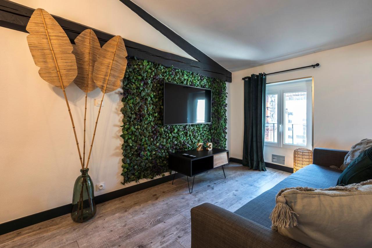 Le 23 Centre-ville Apartment *